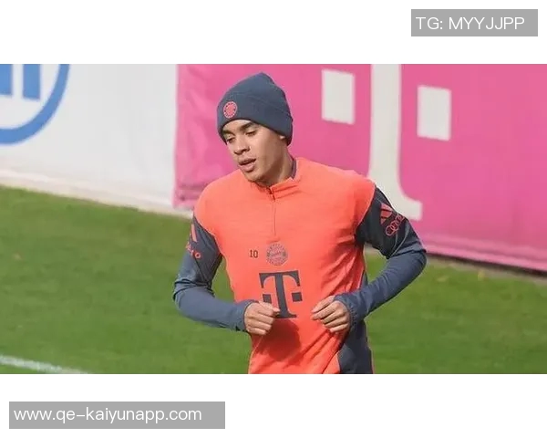 穆西亚拉积极恢复训练计划12月重返赛场状态