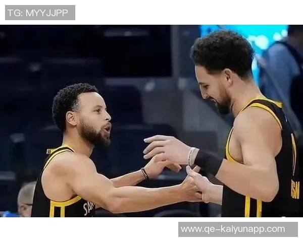 克莱替补首节表现出色5分钟内贡献5分2板1助1断展现冷静实力