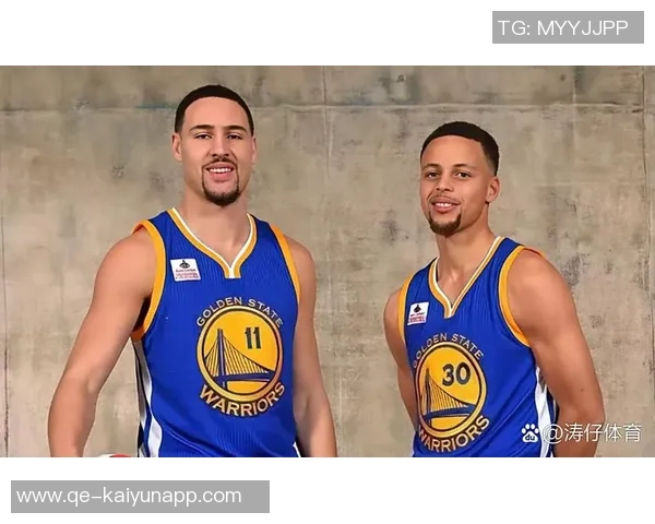 库里独占鳌头NBA历史单场10三分表现中占比达25